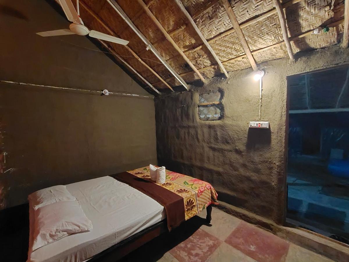 Waterfall Guesthouse 함피 외부 사진